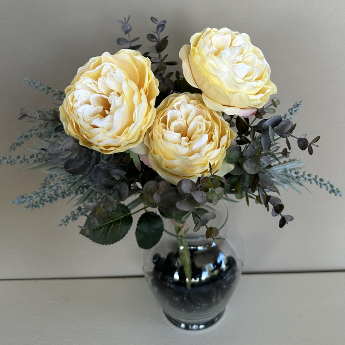 BOUQUET YELLOW CABBAGE ROSE